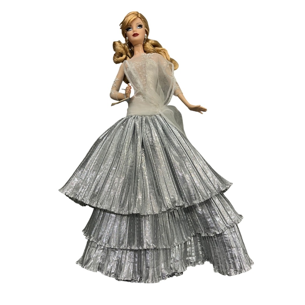 Mattel 2008 Holiday Barbie 20th Anniversary Silver Snowflake Gown L9543 Blonde